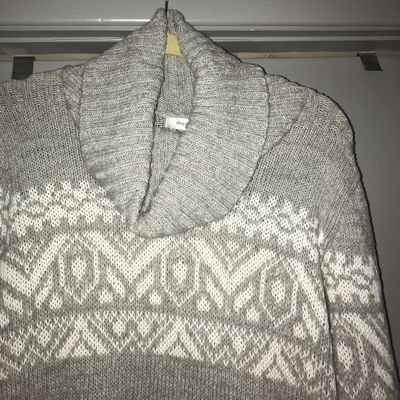 Beautiful Cowl Neck Knit Top. Med. MUST BE BUNDLED